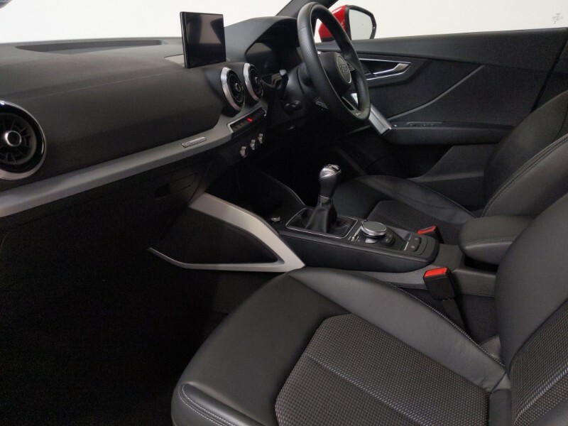 Audi Q2 Technik Black #5