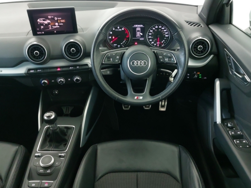 Audi Q2 Technik Red #8