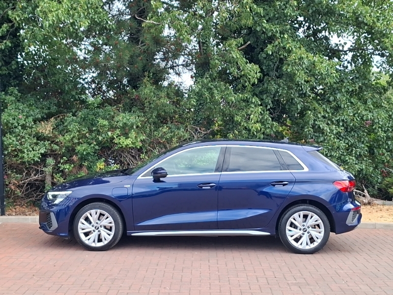 Audi A3 40 Tfsi E S Line S Tronic NG23EFS Blue #4