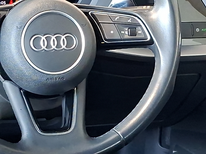 Audi A3 1L Technik White #13