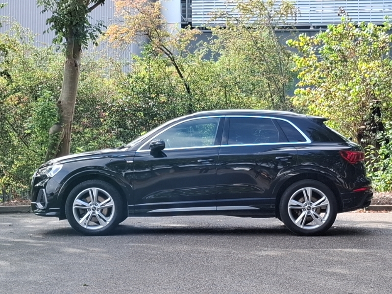 Audi Q3 45 Tfsi E S Line S Tronic Comfortsound Pack Black #4