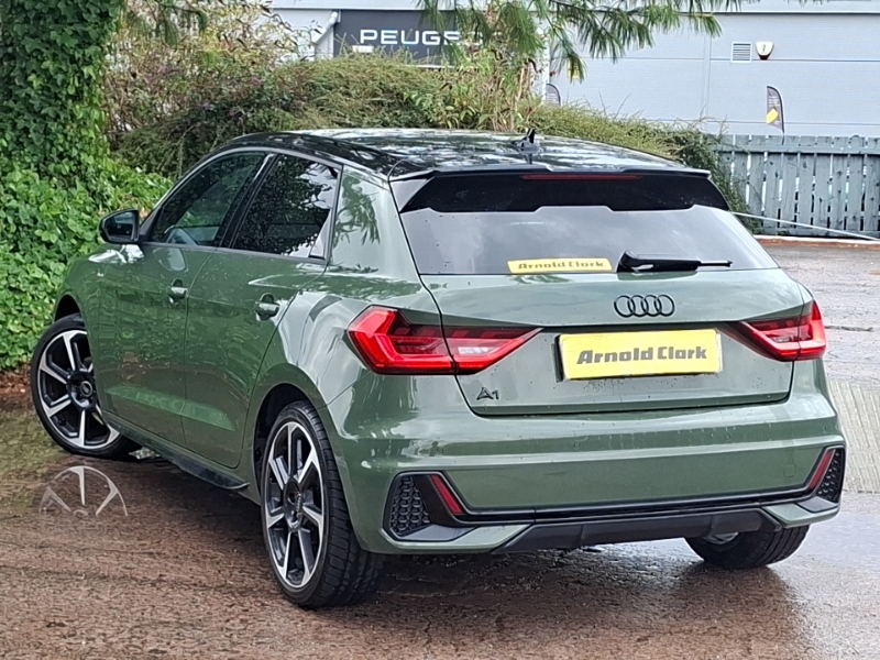 Audi A1 25 Tfsi Black Edition S Tronic AO25YGD Green #2