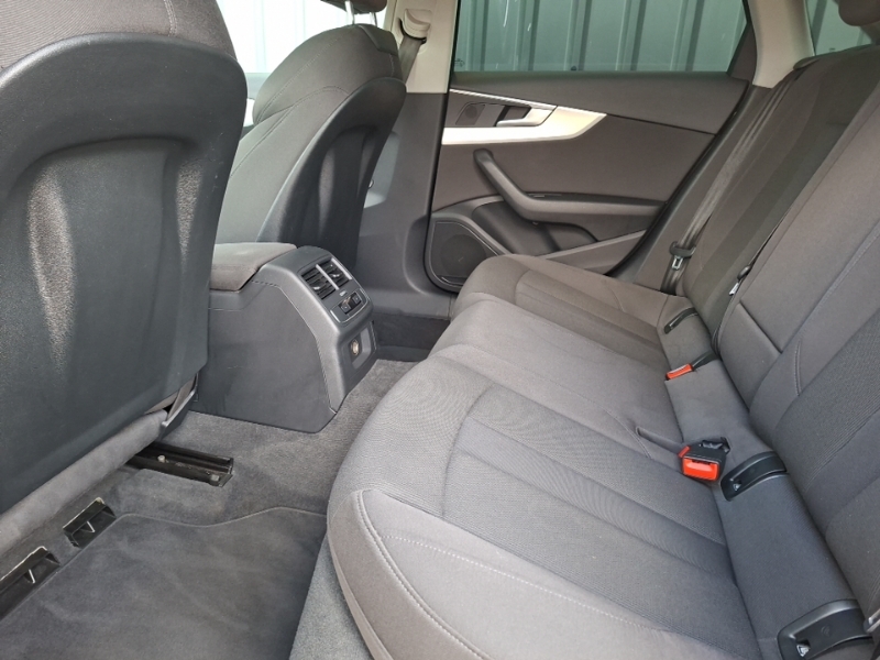 Audi A4 2.0 Tdi Ultra Se Grey #6