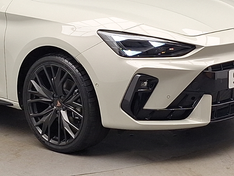 Cupra Leon V1 Black #20