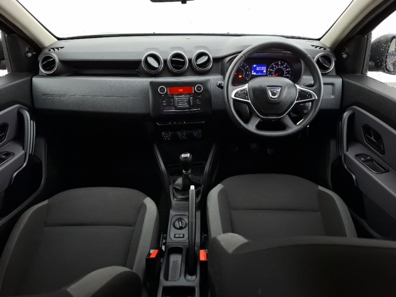 Dacia Duster 1.6 Sce Essential Black #3