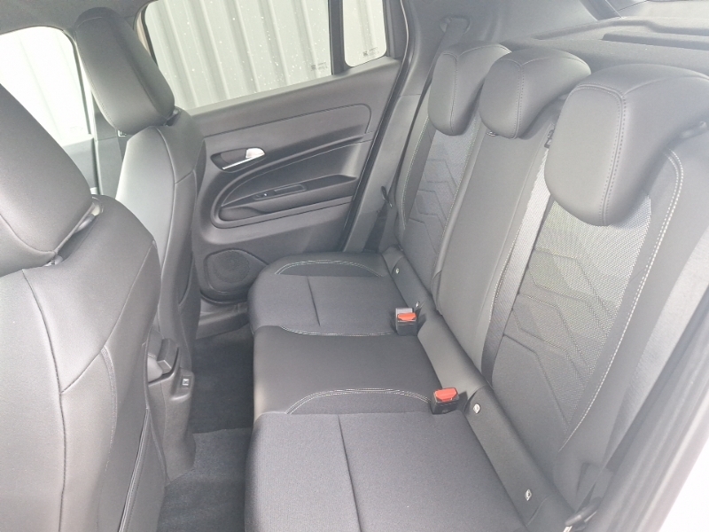 Jeep Avenger 1.2 E-hybrid Summit Dct Black #6