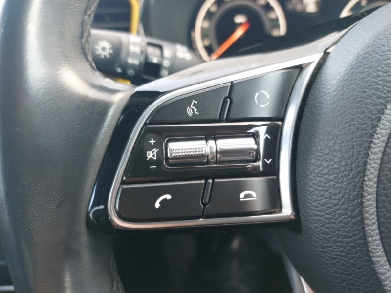 Kia Xceed 2 White #12