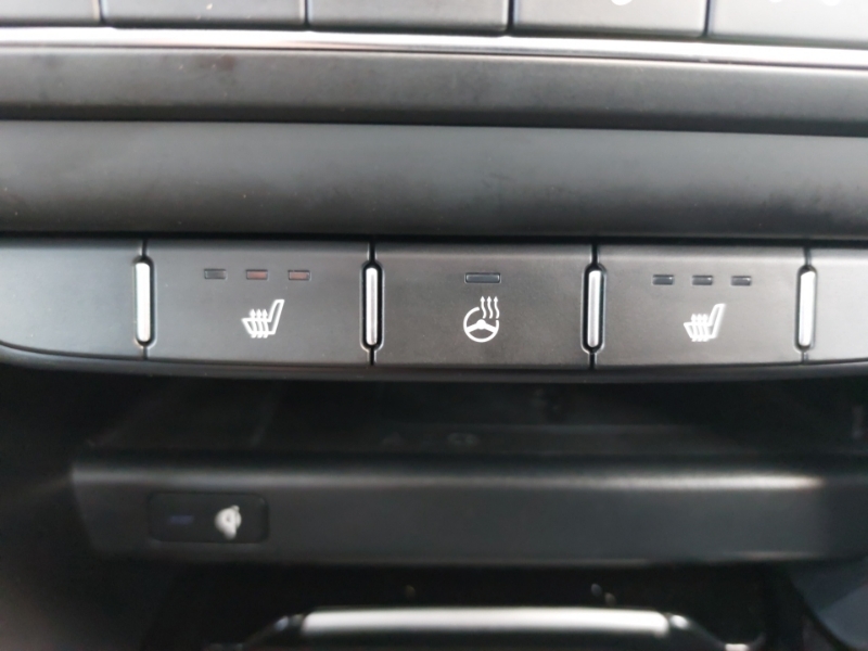 Kia Xceed 2 White #16
