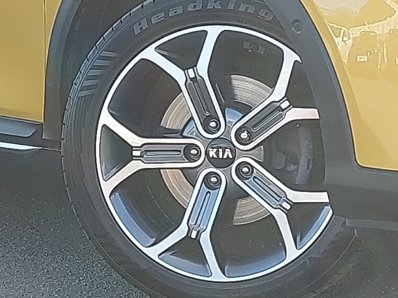 Kia Xceed 2 White #20