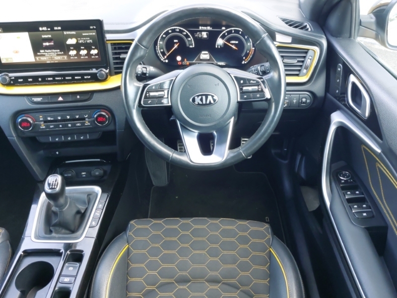 Kia Xceed 2 White #8