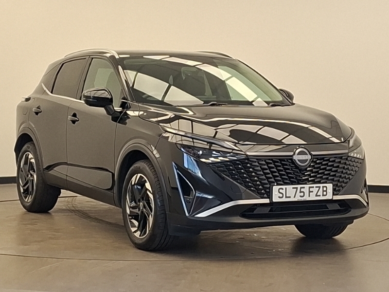 Nissan Qashqai 1.3 Dig-t Mh N-connecta Glass Roof Black