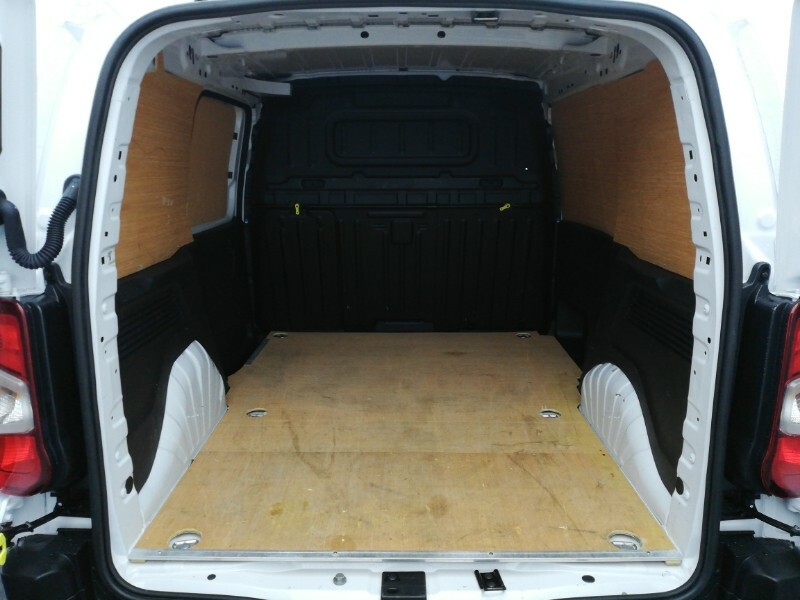 Peugeot E-Partner Combi White #8
