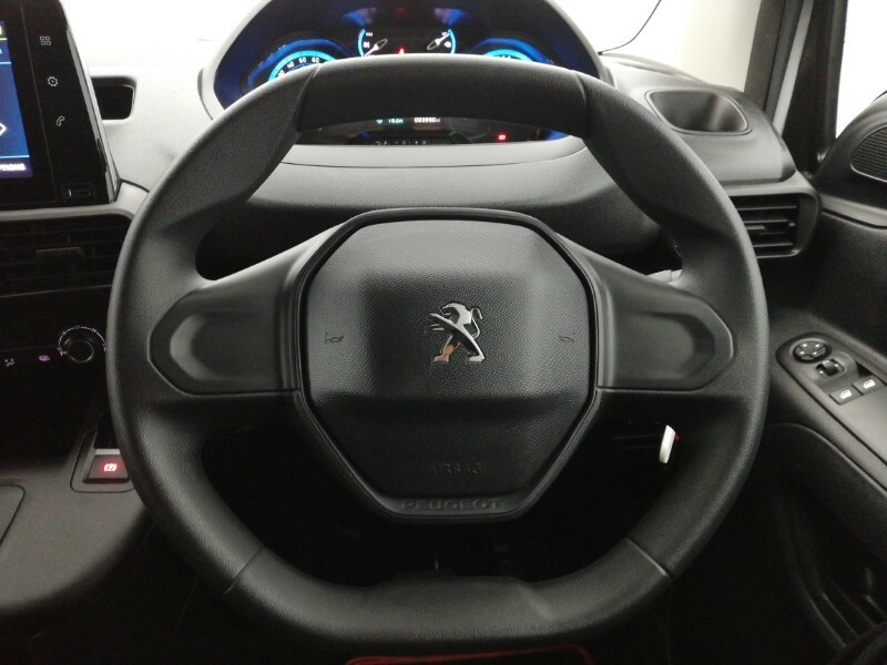 Peugeot E-Partner Combi White #11