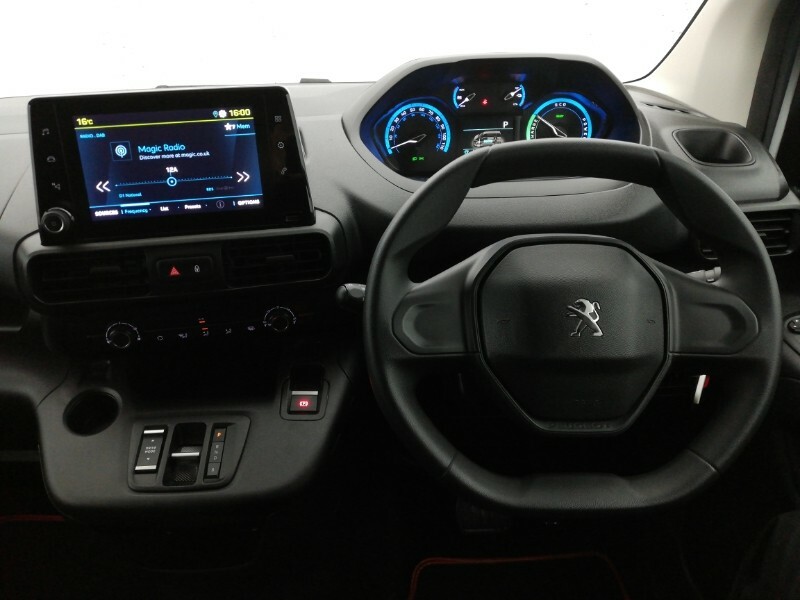 Peugeot E-Partner Combi White #7