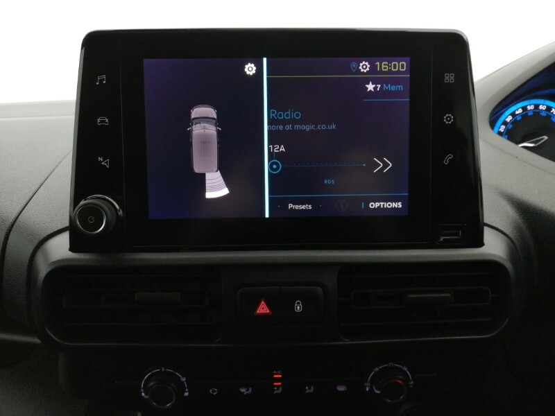 Peugeot E-Partner Combi White #10