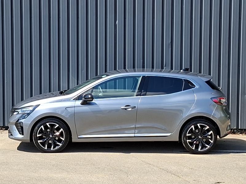 Renault Clio Hatchback Evolution  #4