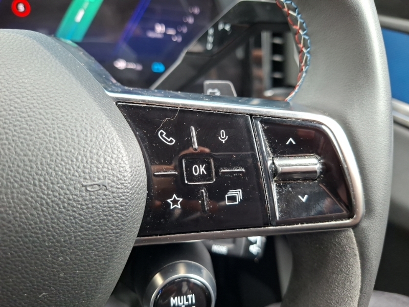 Renault Scenic Iconic E-tech Red #13