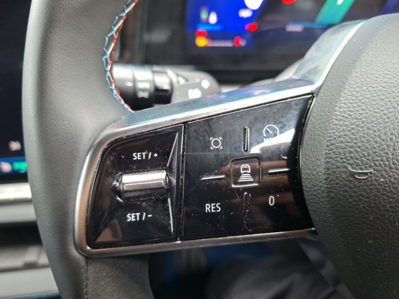 Renault Scenic Iconic E-tech Red #12