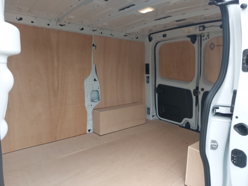 Renault Trafic Sl30 Blue Dci 130 Advance Safety Van White #6