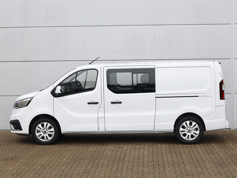 Renault Trafic Ll30 Blue Dci 150 Extra Safety Crew Van White #4