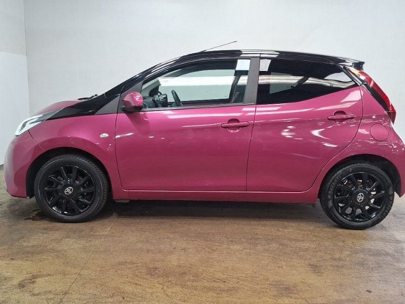 Toyota Aygo 1.0 Vvt-i X-cite 5 Purple #4