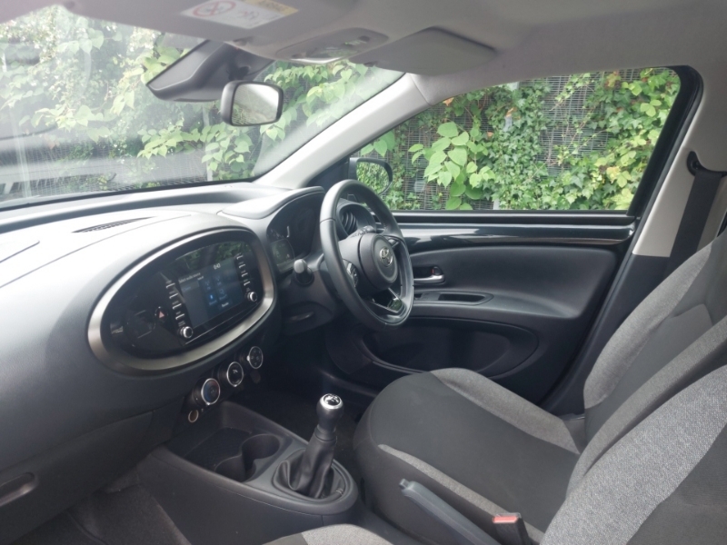 Toyota Aygo X 1.0 Vvt-i Pure Black #5