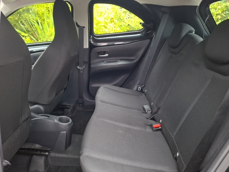 Toyota Aygo X 1.0 Vvt-i Pure Black #6