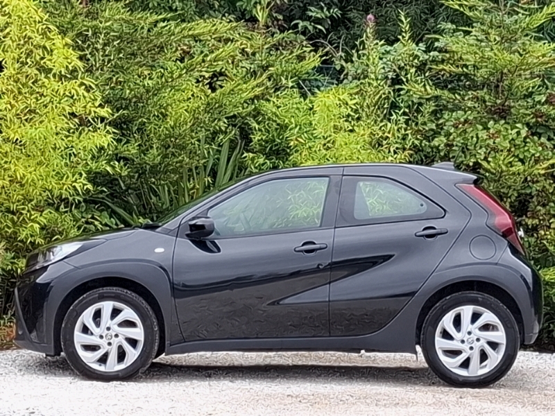 Toyota Aygo X 1.0 Vvt-i Pure Black #4