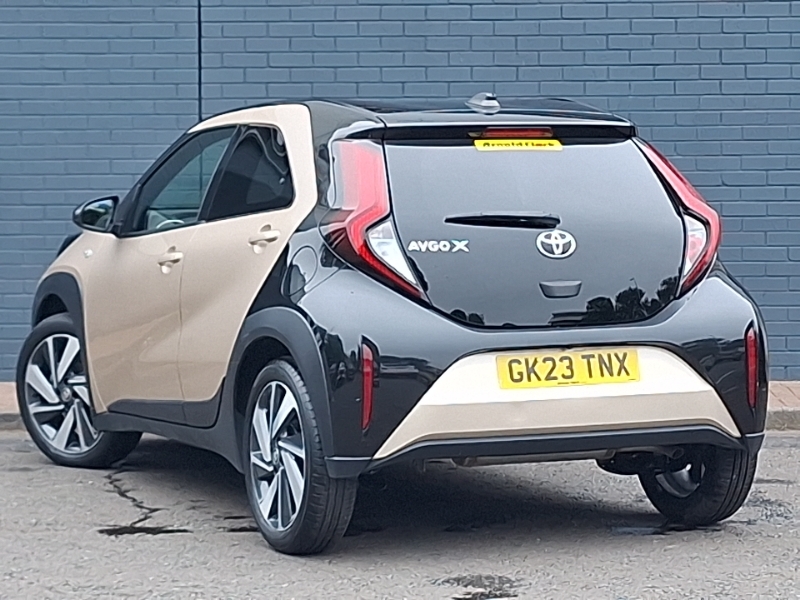 Toyota Aygo X 1.0 Vvt-i Edge Beige #2