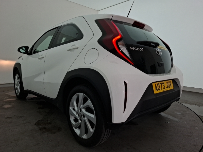 Toyota Aygo X 1.0 Vvt-i Pure White #2
