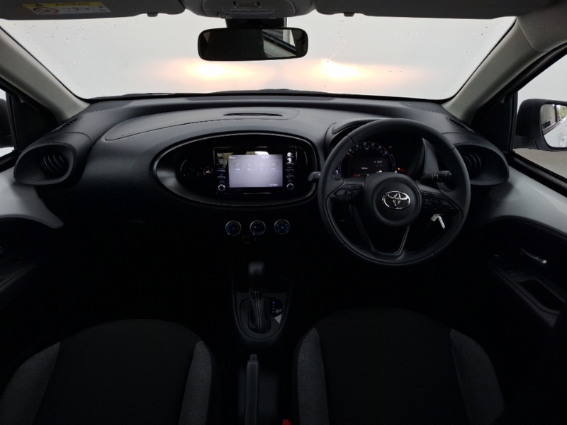 Toyota Aygo X 1.0 Vvt-i Pure White #3