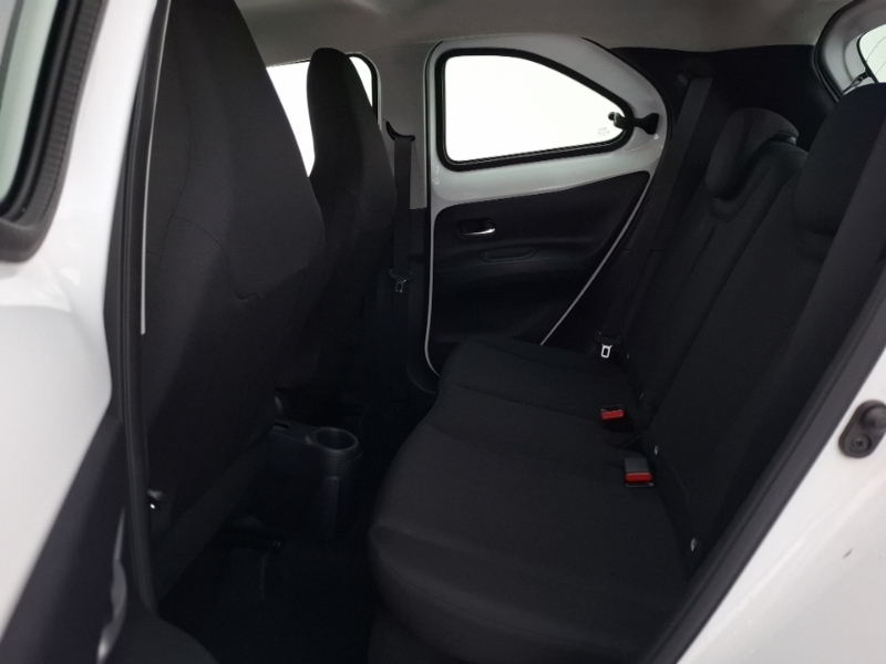 Toyota Aygo X 1.0 Vvt-i Pure White #6