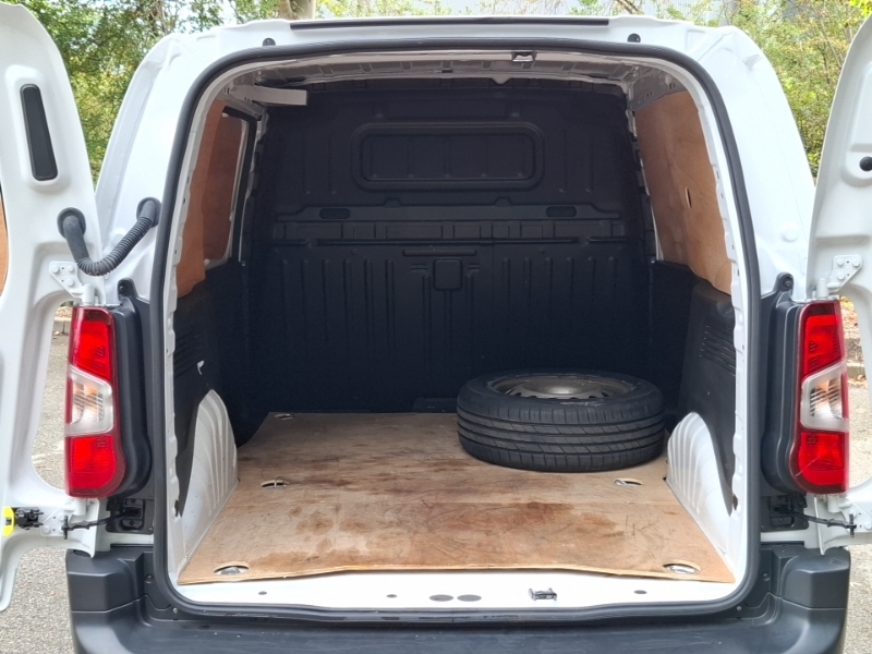 Vauxhall Combo 1.5 Turbo D 100Ps Prime H1 Van White #4