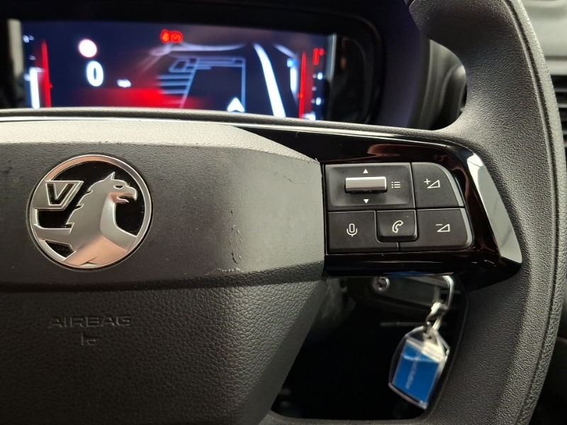 Vauxhall Combo Combo-e 2300 Dynamic White #13