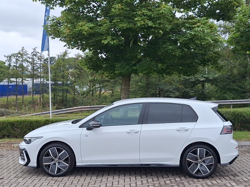 Volkswagen Golf 1.5 Tsi 150 Black Edition SB75UPS White #4