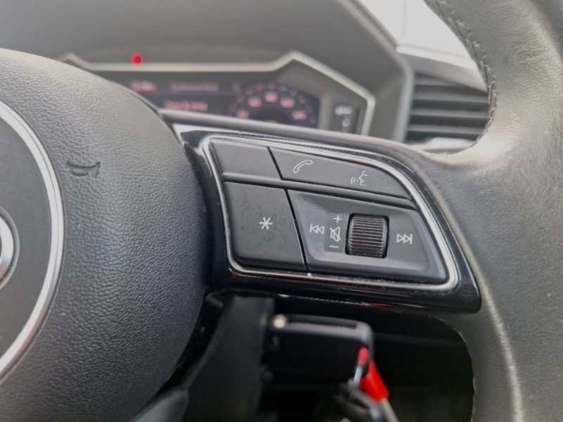 Audi A1 Technik Black #13