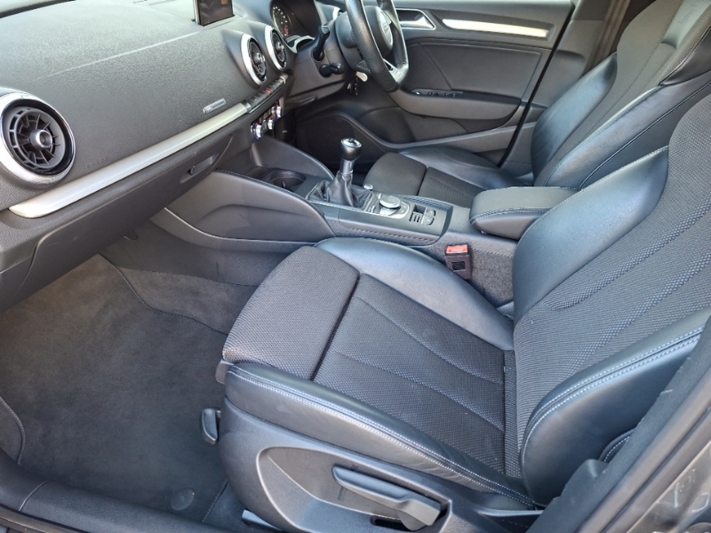 Audi A3 30 Tfsi Black Edition NY19NCO Grey #5