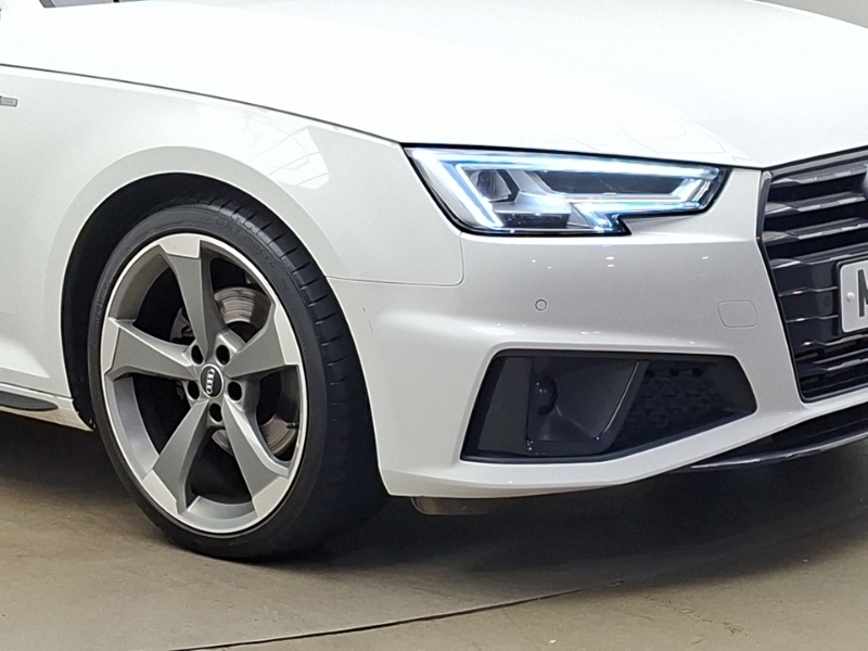 Audi A4 Technik Black #20