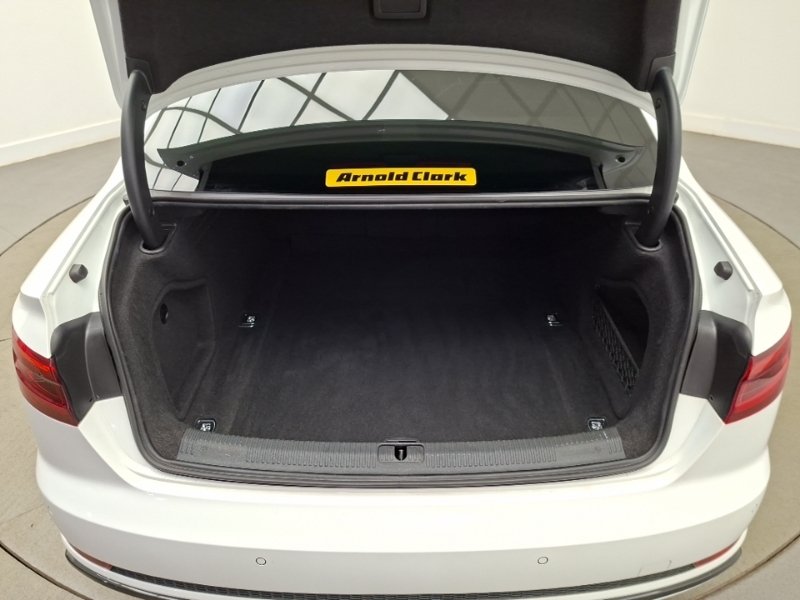 Audi A4 Technik Black #18