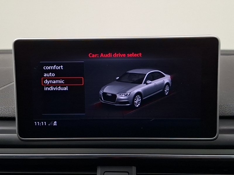 Audi A4 Technik Black #16