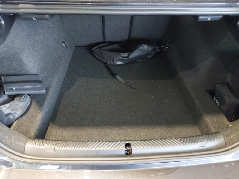 BMW 5 Series Saloon Black #18
