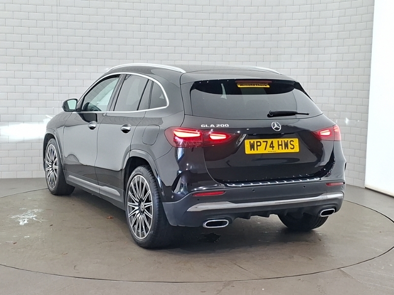 Mercedes-Benz GLA Class Gla 200 Amg Line Premium Black #2
