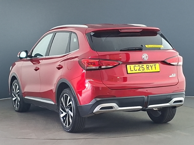 MG ZS 1.5 Hybrid Trophy Red #2