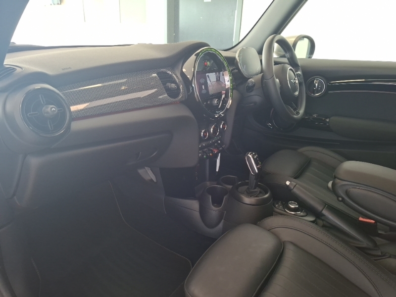 Mini Hatch 1.5 C Sport Black #5