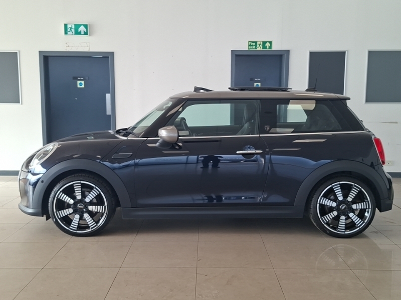 Mini Hatch 1.5 C Sport Black #4