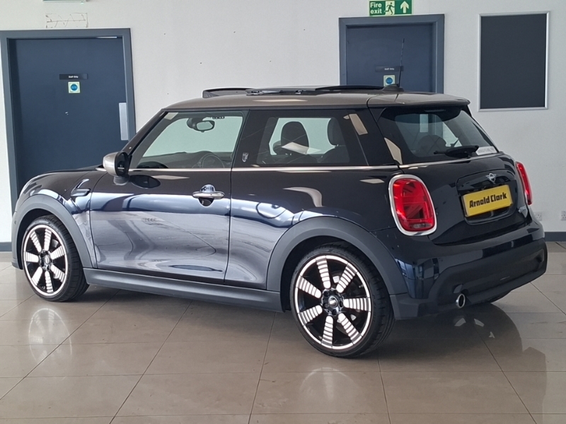 Mini Hatch 1.5 C Sport Black #2