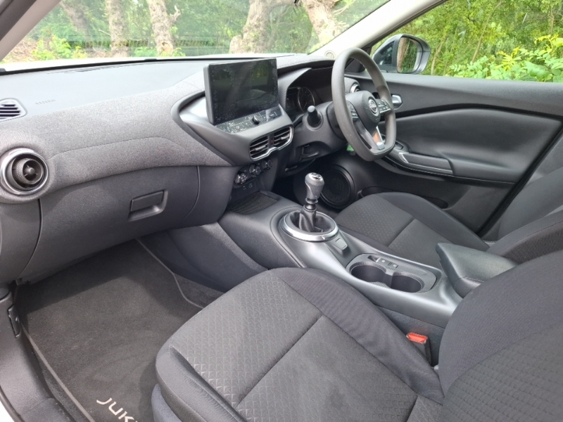 Nissan Juke 1.0 Dig-t Acenta Premium White #5