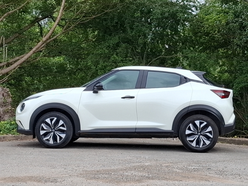 Nissan Juke 1.0 Dig-t Acenta Premium White #4