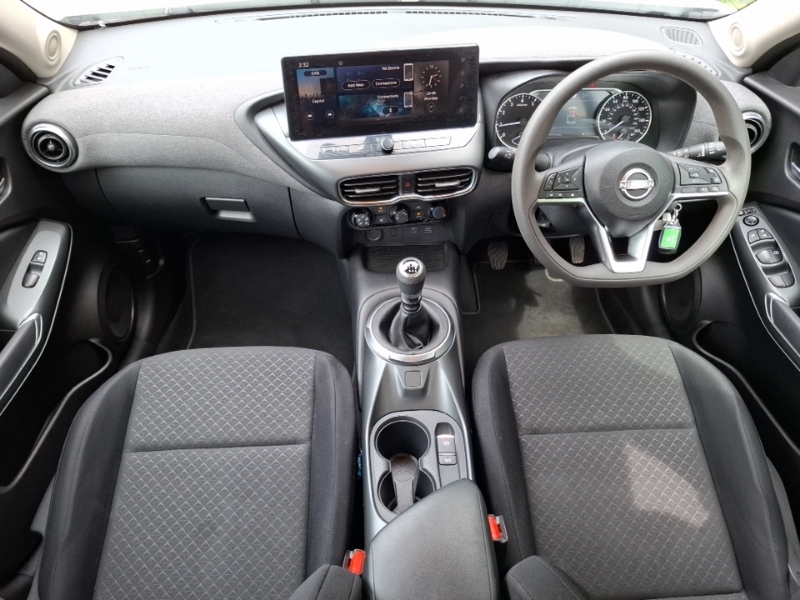 Nissan Juke 1.0 Dig-t Acenta Premium White #3