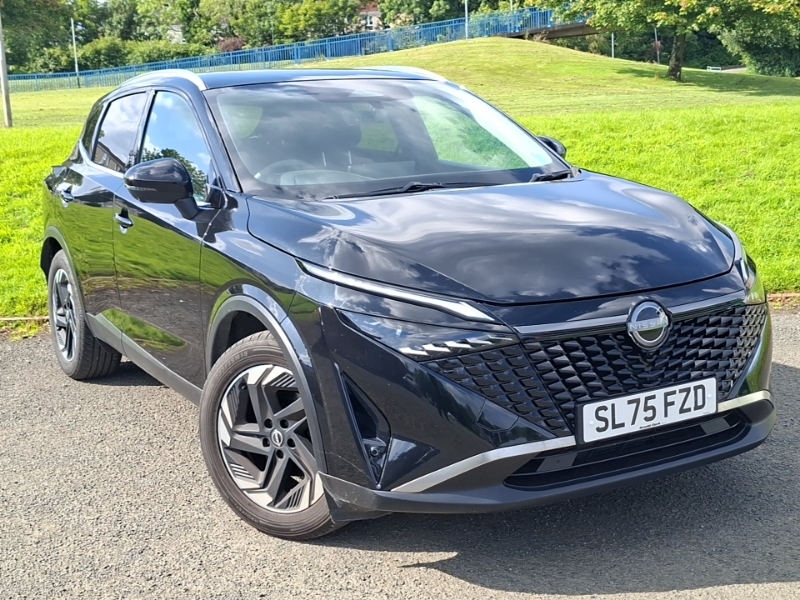 Nissan Qashqai 1.3 Dig-t Mh N-connecta Glass Roof Black